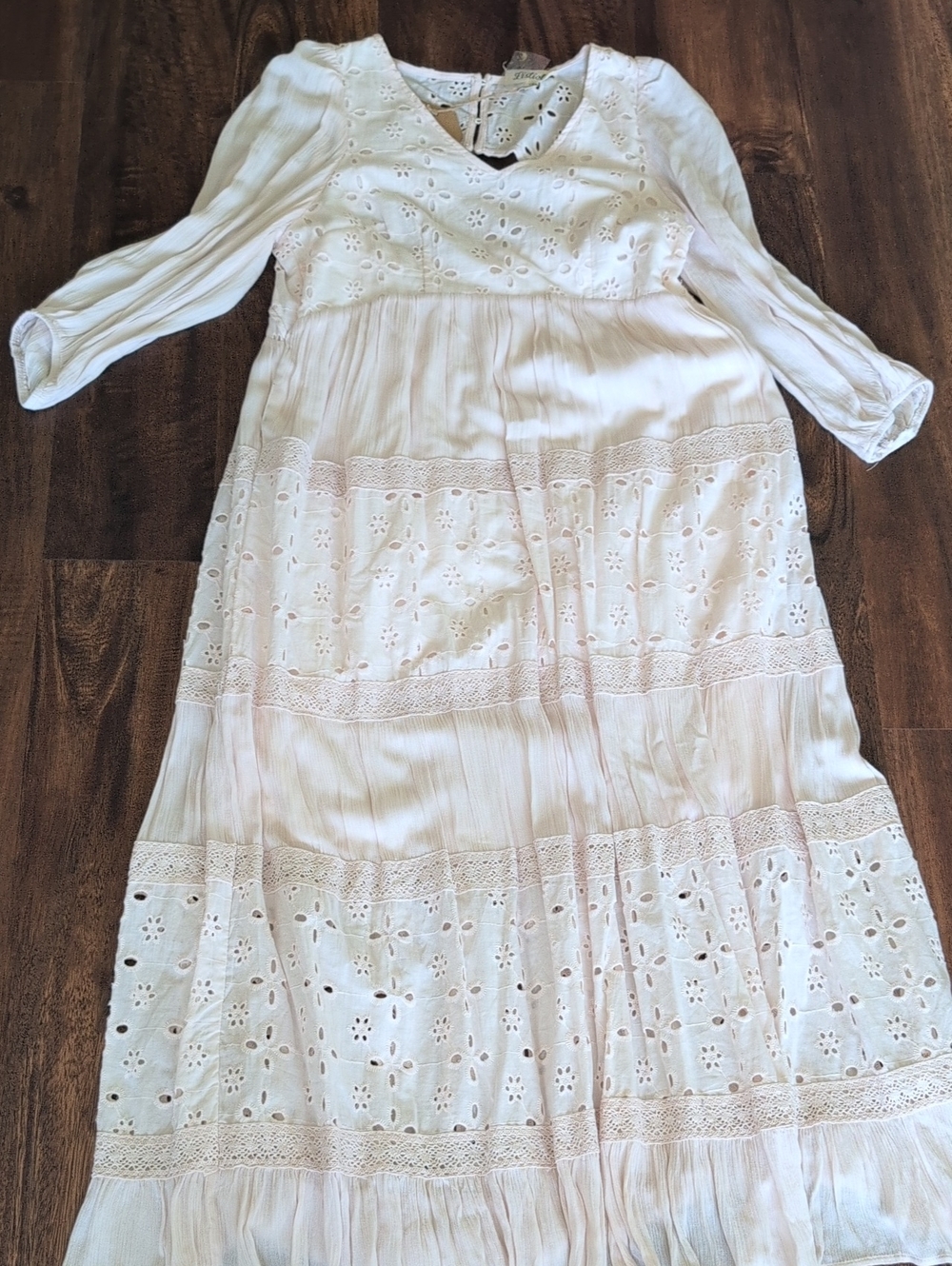 Listicle Women's Cream Eyelet Lace Tiered Midi Dress